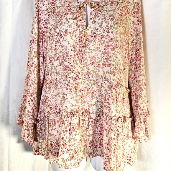 3/$20 Floral & Ivy PXL Tiered Floral Top - Picture 9 of 9